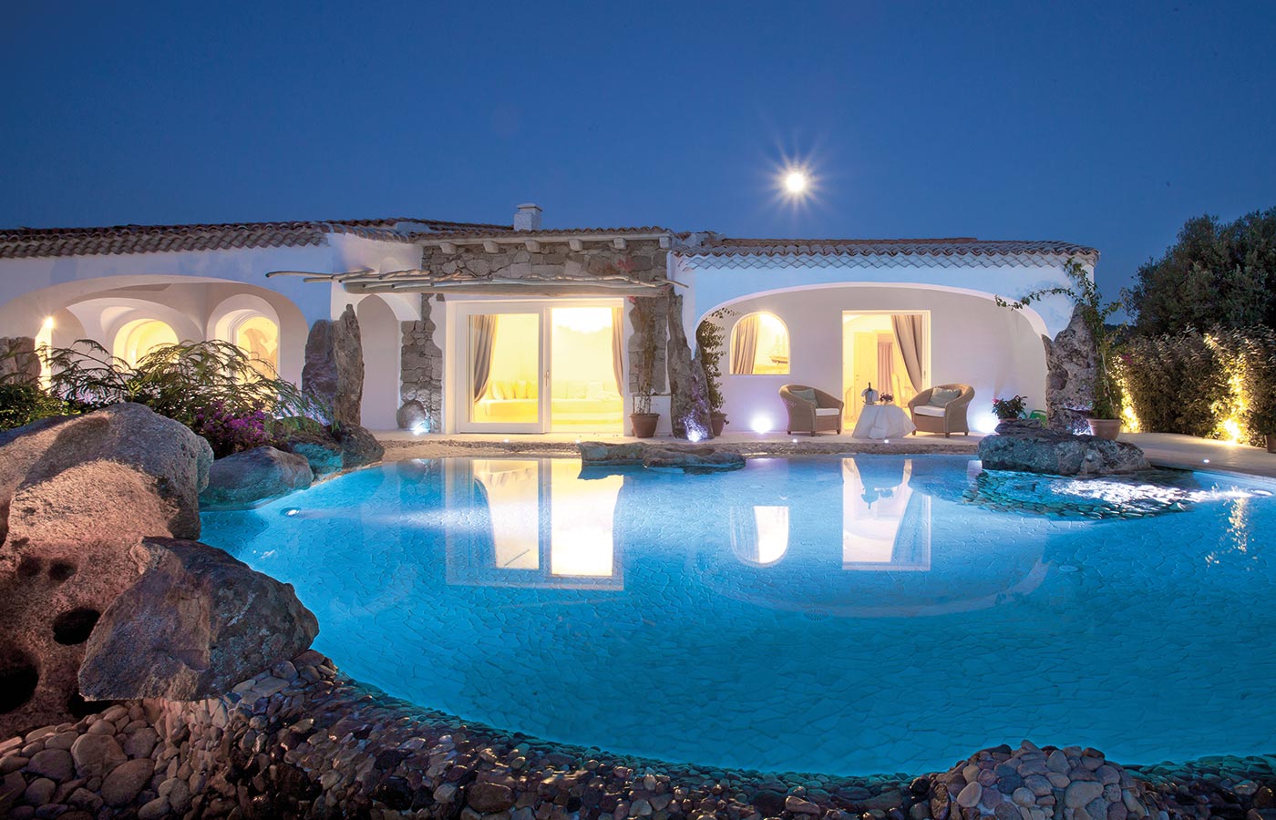 La piscina privata dell'hotel Pulicinu a Baja Sardinia